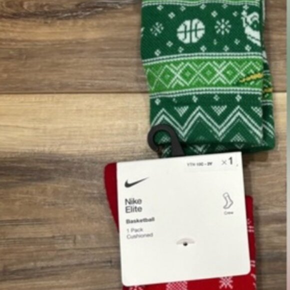 Nike Youth Holiday Elite Crew Socks- 2 PACK RED & GREEN - Picture 1 of 5